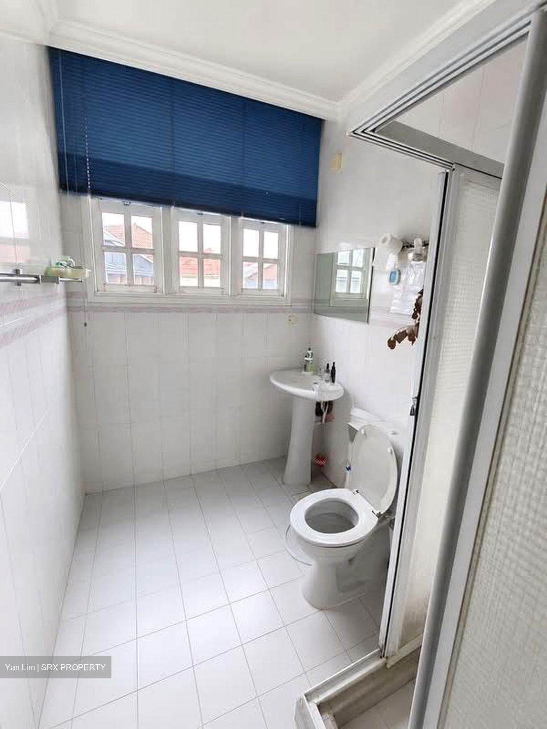 Lorong Kilat (D21), Shop House #595593841